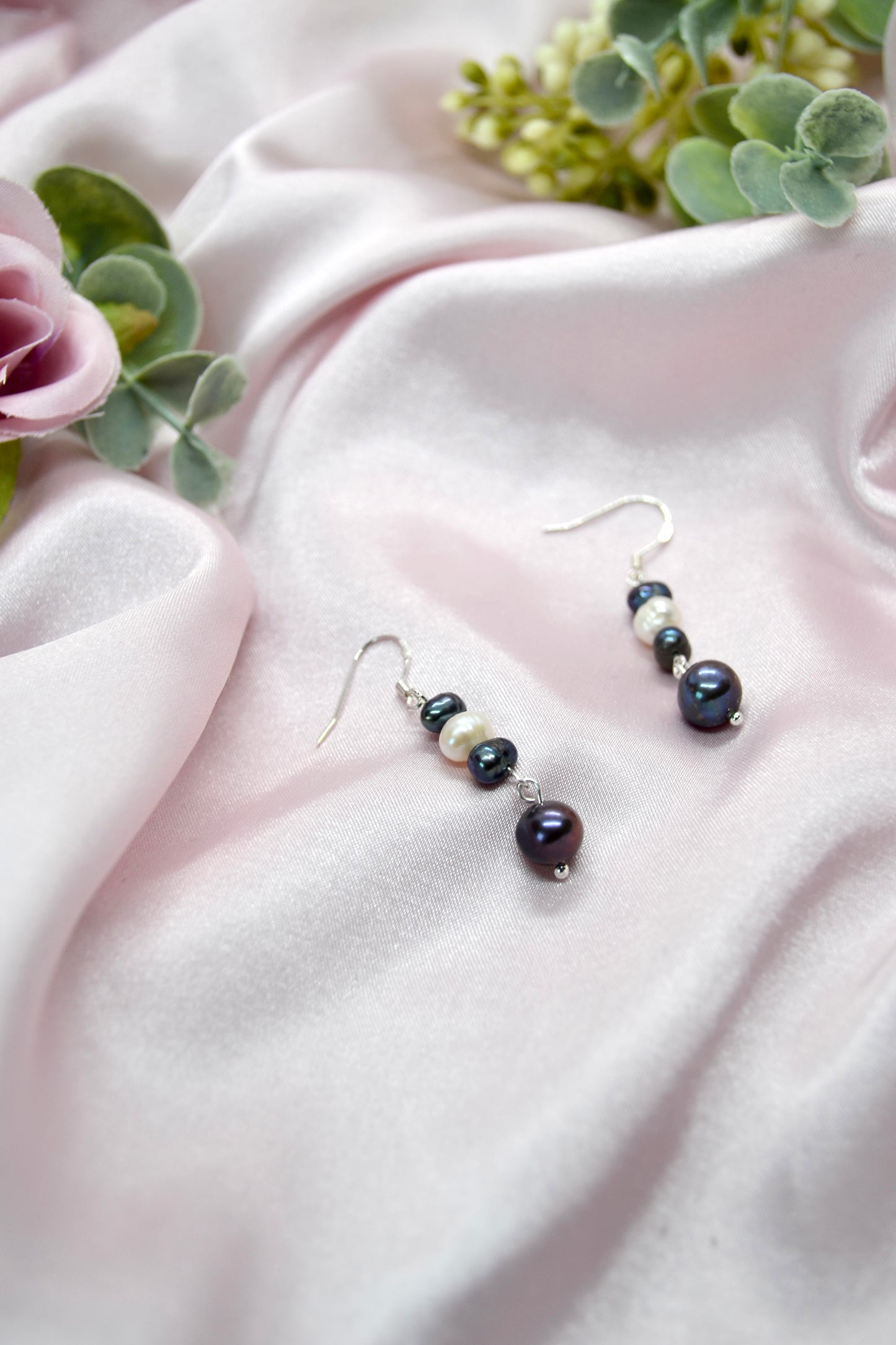Black and White Pearl Earrings