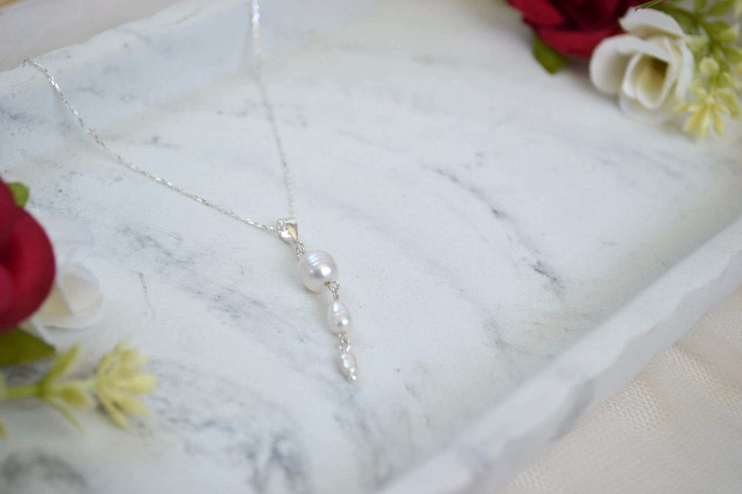 Gradient White Pearl Necklace