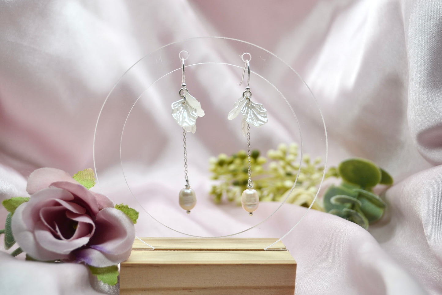 Petal Pearl Earrings