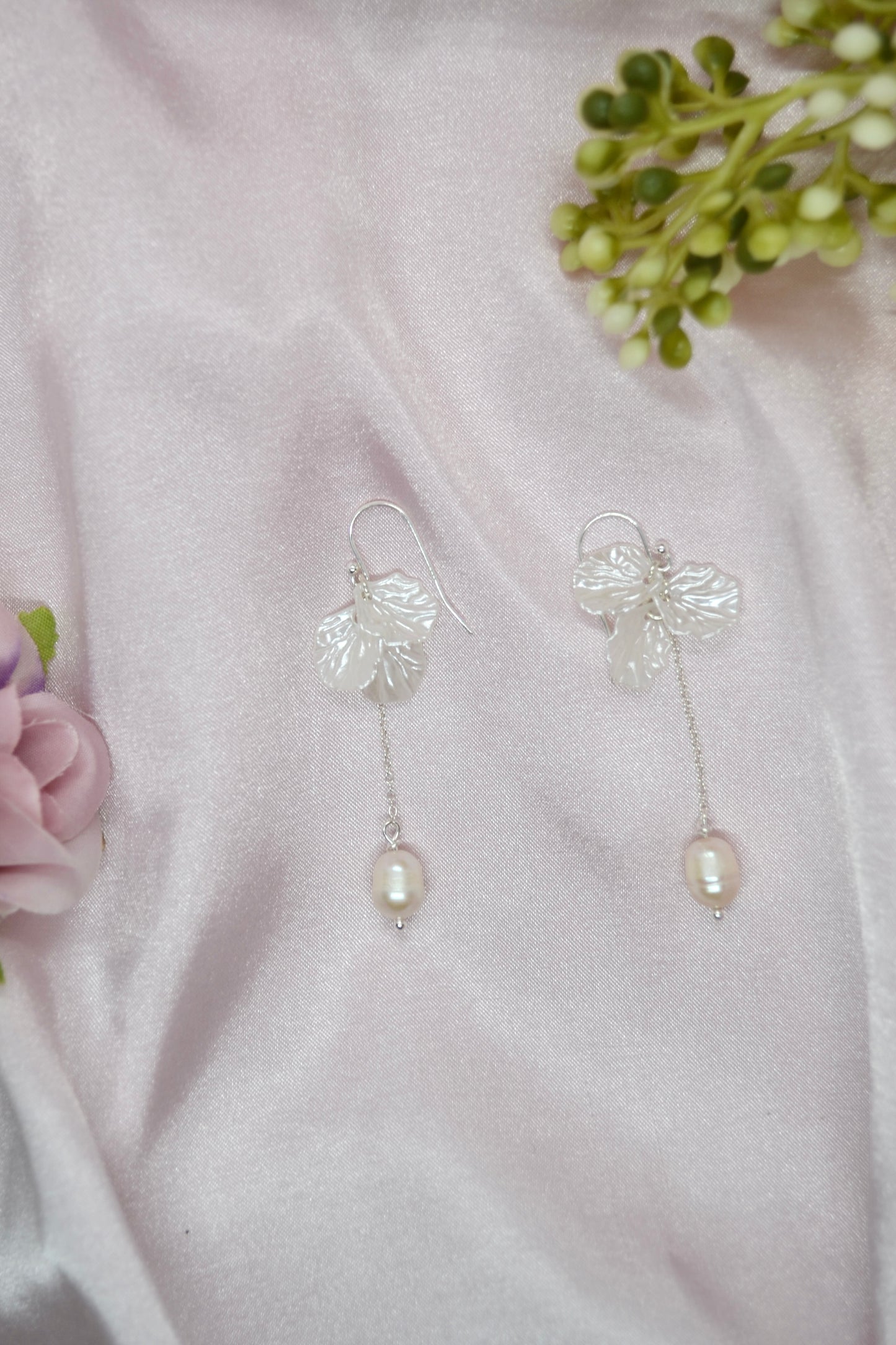Petal Pearl Earrings