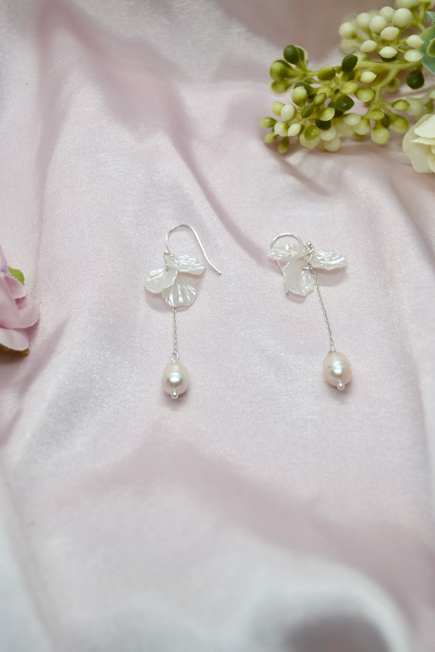 Petal Pearl Earrings