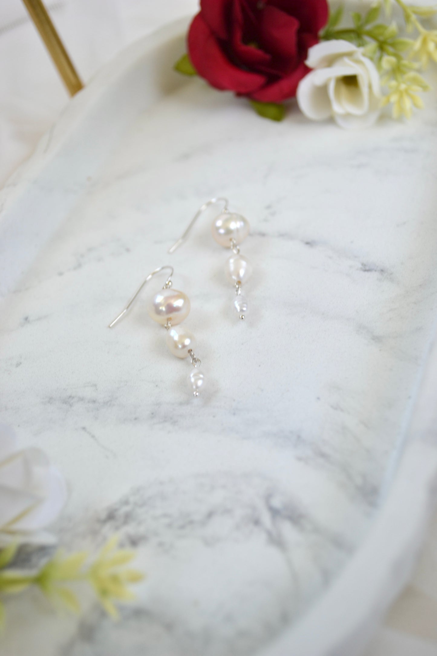 Gradient Pearl Drop Earrings