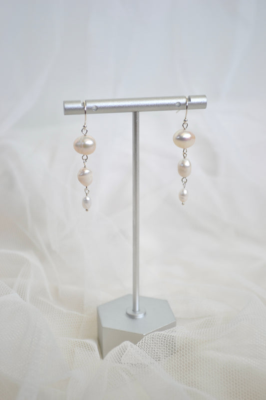 Gradient Pearl Drop Earrings