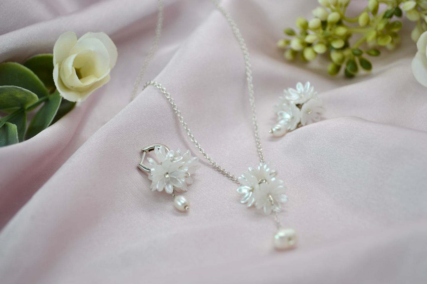 Flower Ball Pearl Necklace